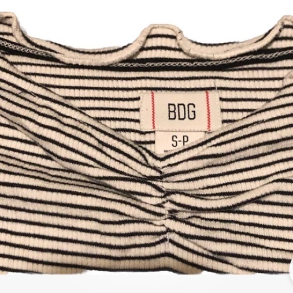 NWT Urban Outfitters BDG Top SM Petite Black & Ivory Striped Ruffle Short Sleeve - Picture 7 of 9